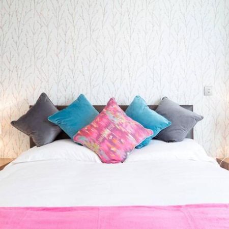 Contemporary & Homely Penthouse, 2 Mins Walk From Cambridge Station, Lift Access, Secured Gated On-Site Parking, Self Check-In, Super Fast Wifi, Terrace & Sleeps 6 Luaran gambar