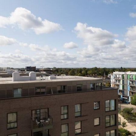 Contemporary & Homely Penthouse, 2 Mins Walk From Cambridge Station, Lift Access, Secured Gated On-Site Parking, Self Check-In, Super Fast Wifi, Terrace & Sleeps 6 Luaran gambar