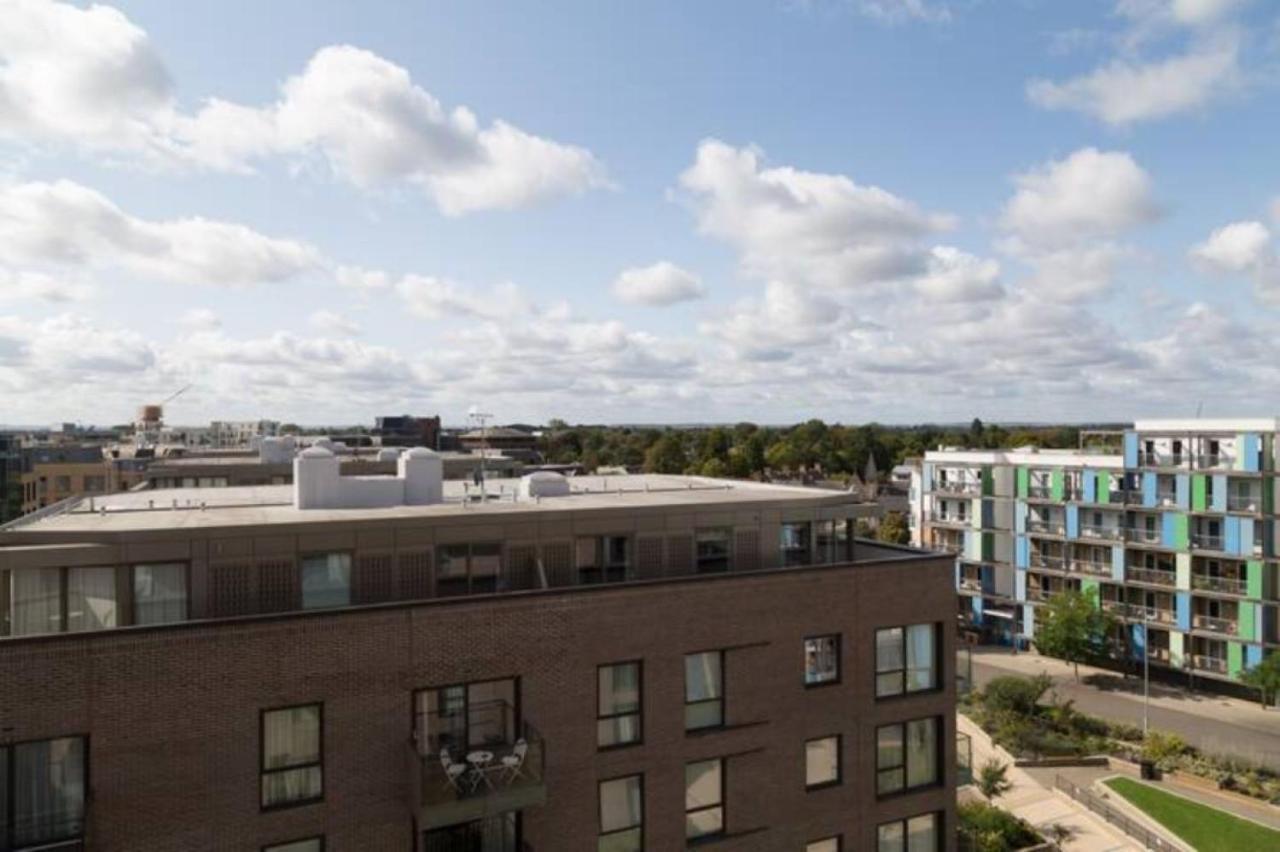 Contemporary & Homely Penthouse, 2 Mins Walk From Cambridge Station, Lift Access, Secured Gated On-Site Parking, Self Check-In, Super Fast Wifi, Terrace & Sleeps 6 Luaran gambar
