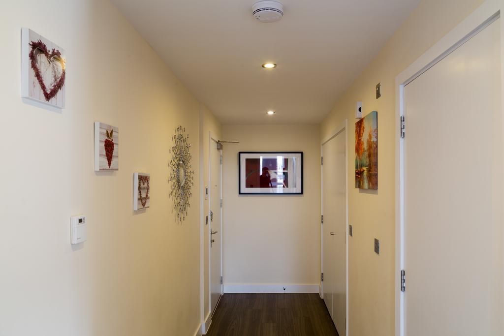 Contemporary & Homely Penthouse, 2 Mins Walk From Cambridge Station, Lift Access, Secured Gated On-Site Parking, Self Check-In, Super Fast Wifi, Terrace & Sleeps 6 Luaran gambar