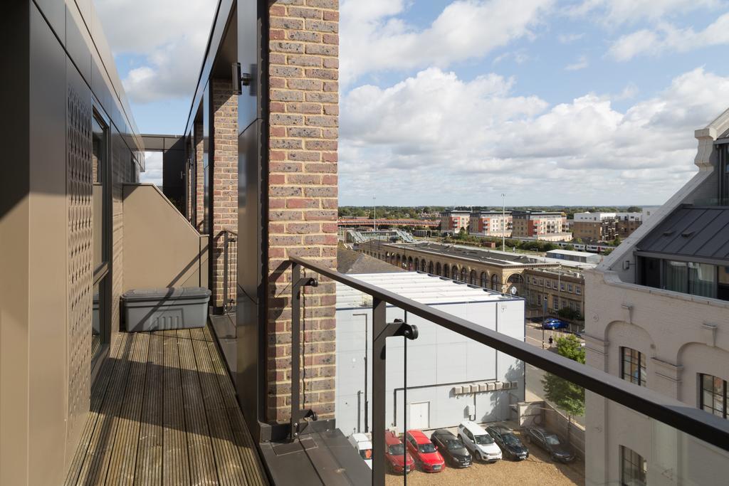 Contemporary & Homely Penthouse, 2 Mins Walk From Cambridge Station, Lift Access, Secured Gated On-Site Parking, Self Check-In, Super Fast Wifi, Terrace & Sleeps 6 Luaran gambar