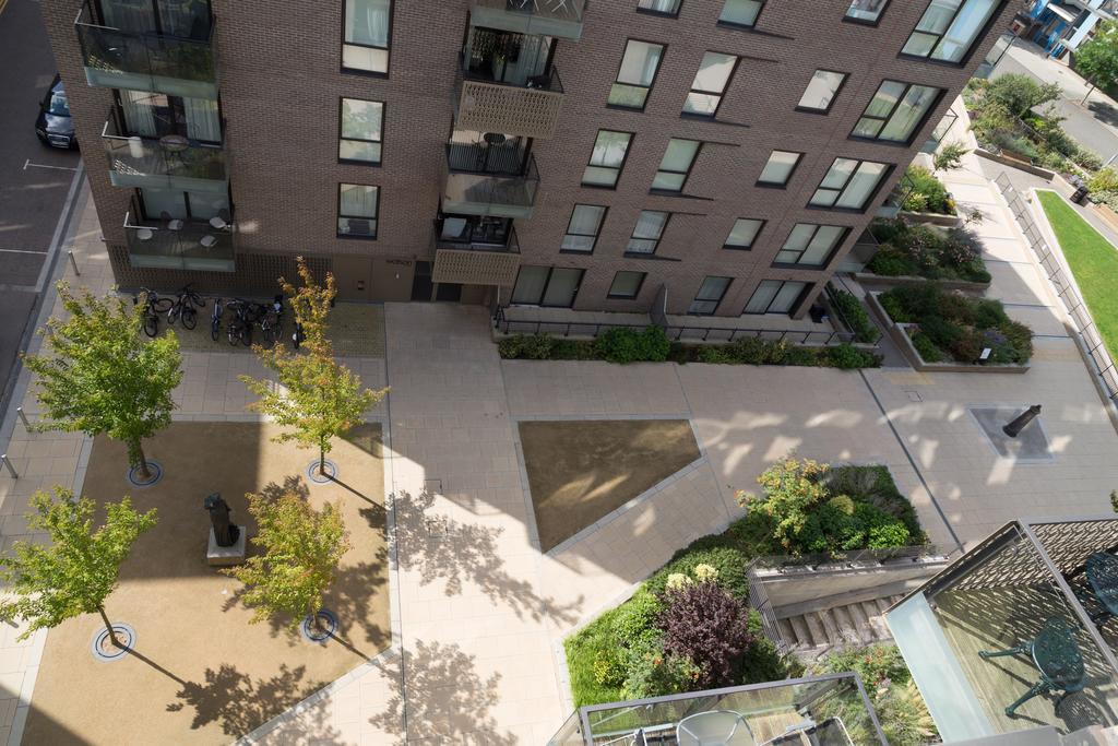 Contemporary & Homely Penthouse, 2 Mins Walk From Cambridge Station, Lift Access, Secured Gated On-Site Parking, Self Check-In, Super Fast Wifi, Terrace & Sleeps 6 Luaran gambar
